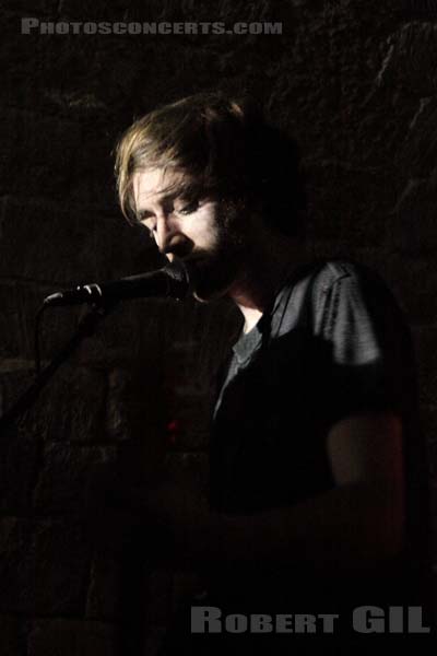 A PLACE TO BURY STRANGERS - 2009-04-07 - PARIS - La Mecanique Ondulatoire - 